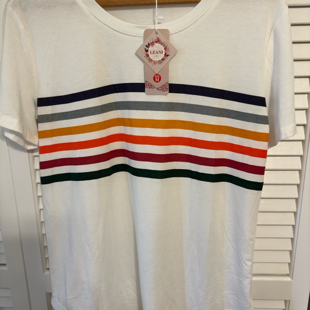 LEANI Modern white /Colored Stripes short sleeve top Women’s Medium NWT